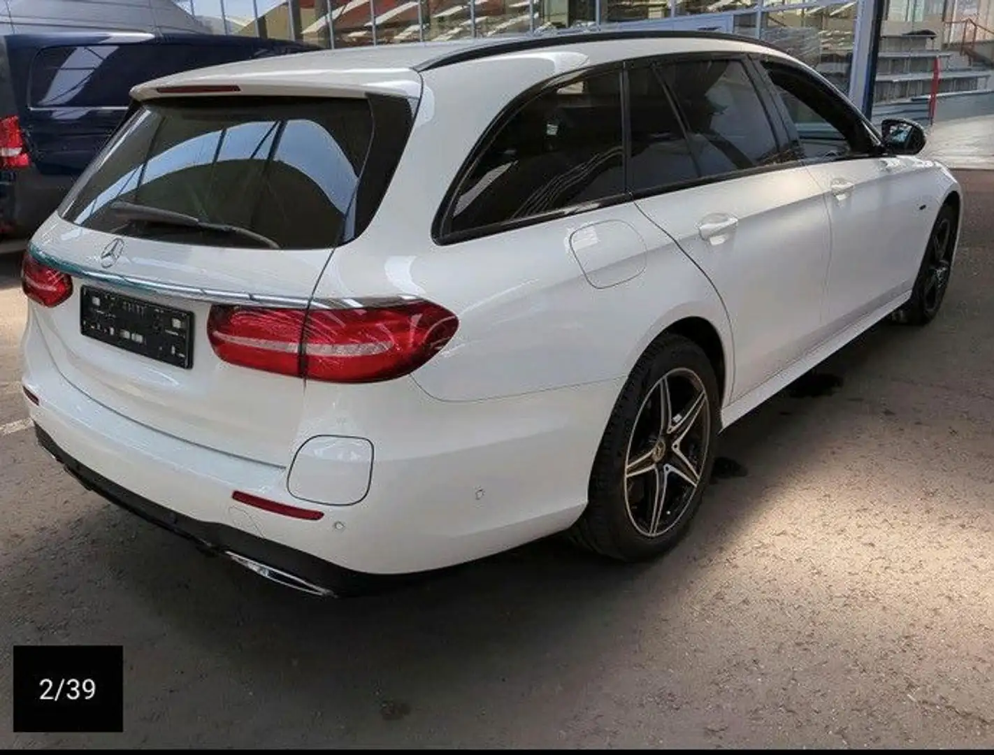 Mercedes-Benz E 300 de 2x AMG Line LED Navi 18" Distr+ Kam DAB Weiß - 2