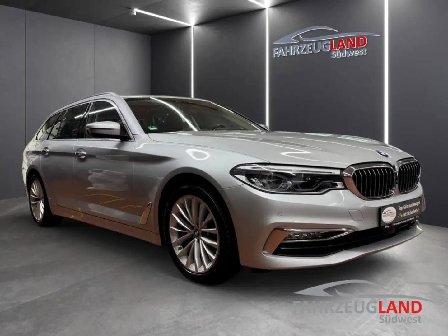 BMW 540 i xDrive Luxury Line AHK Pano Innovations-Paket Co Argintiu - 2