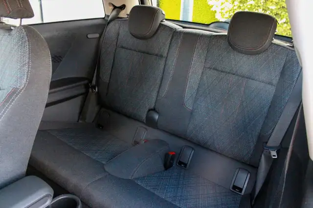 Mini Hatch view 15