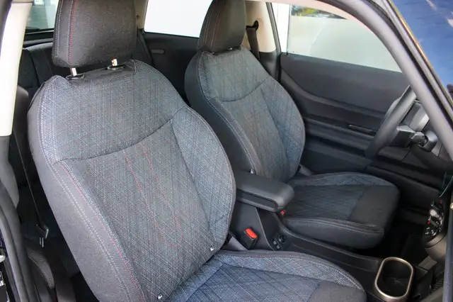 Mini Hatch view 18