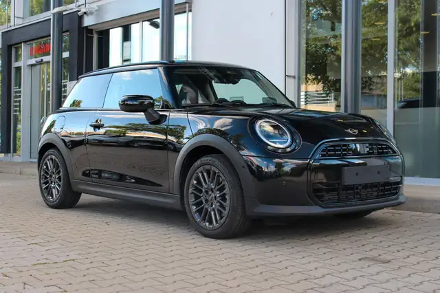 Mini Hatch view 3