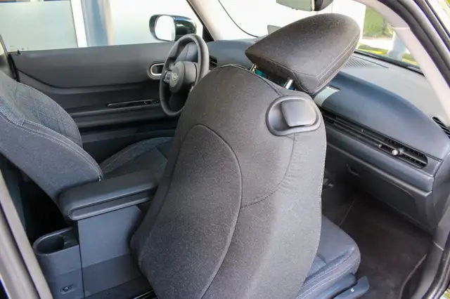 Mini Hatch view 19