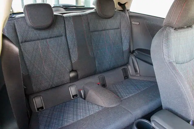Mini Hatch view 21