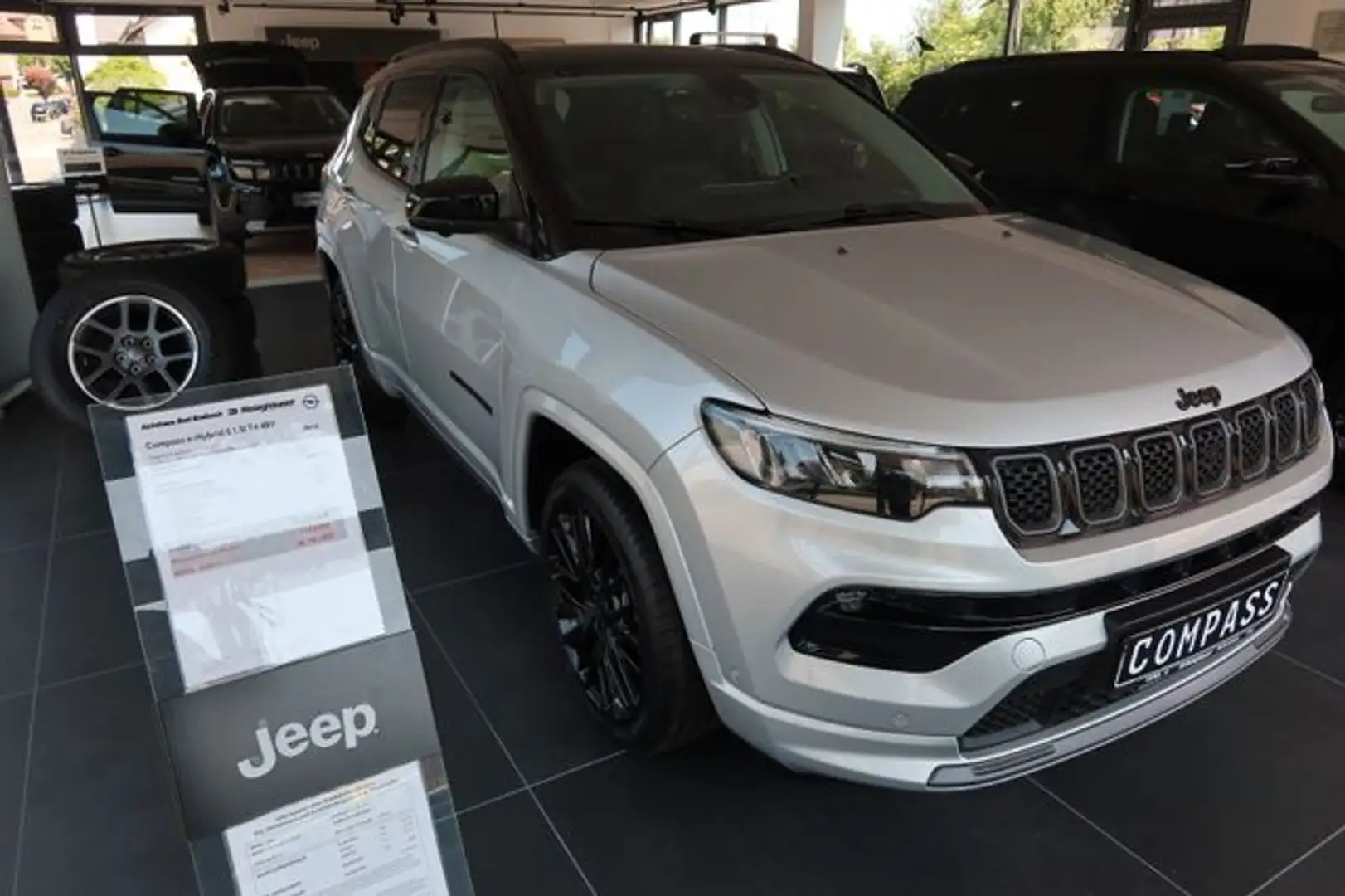 Jeep Compass S e-Hybrid 48V FWD Automatik - 1