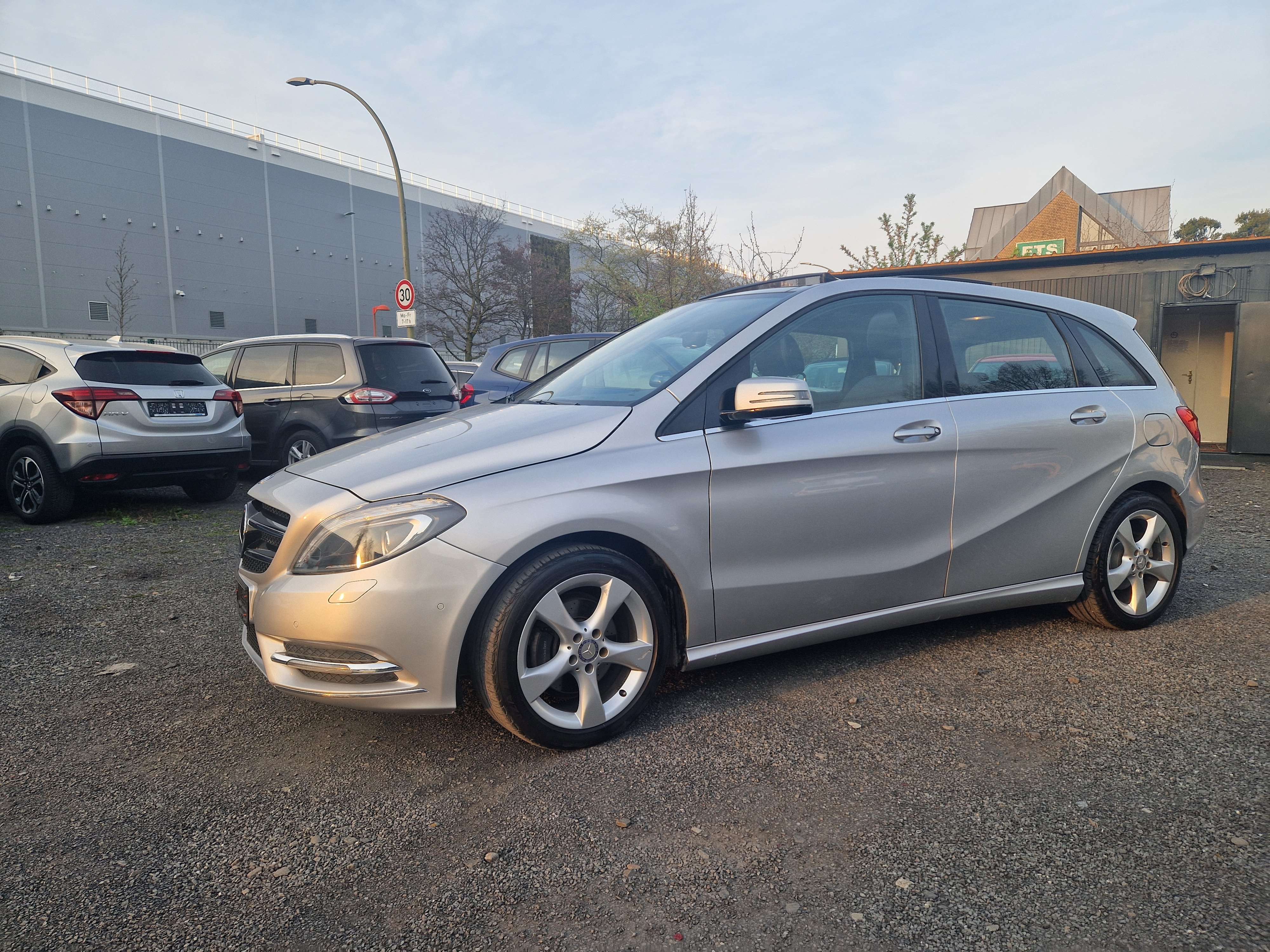 Second hand Mercedes Benz B-Class 200