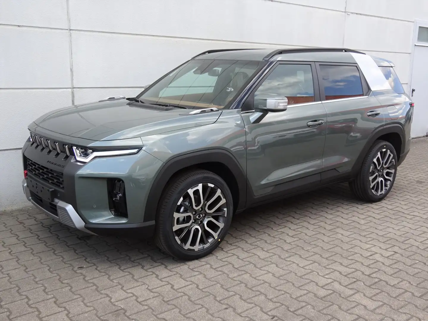 SsangYong Torres 1,5 T-GDI 2WD AT Forest Edition ACC Alu20 elKoff L Grün - 2