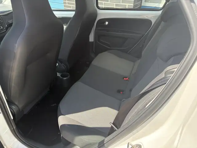 Volkswagen Up! view 9
