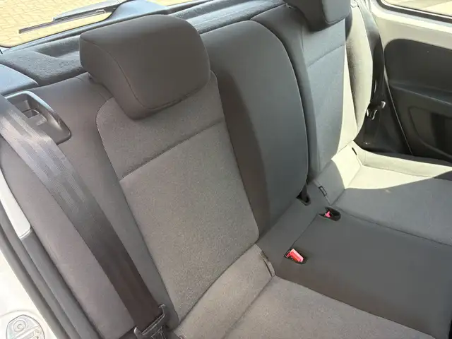 Volkswagen Up! view 15