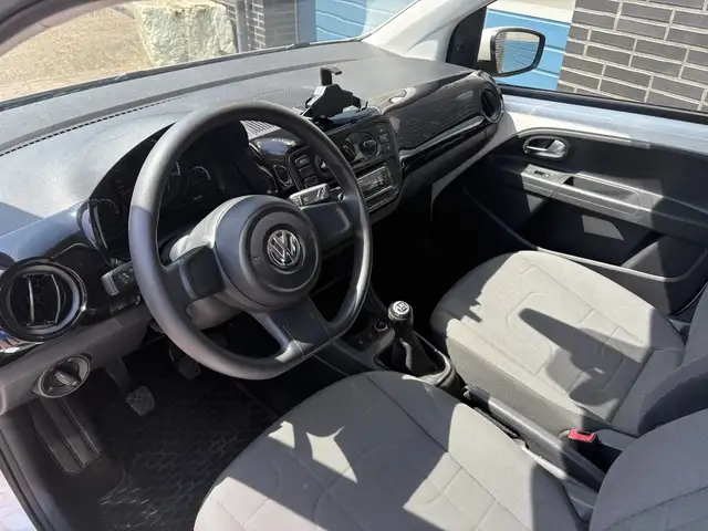 Volkswagen Up! view 5