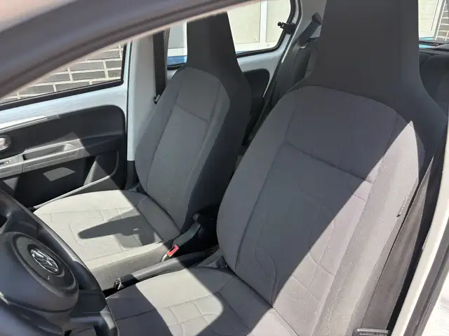 Volkswagen Up! view 8