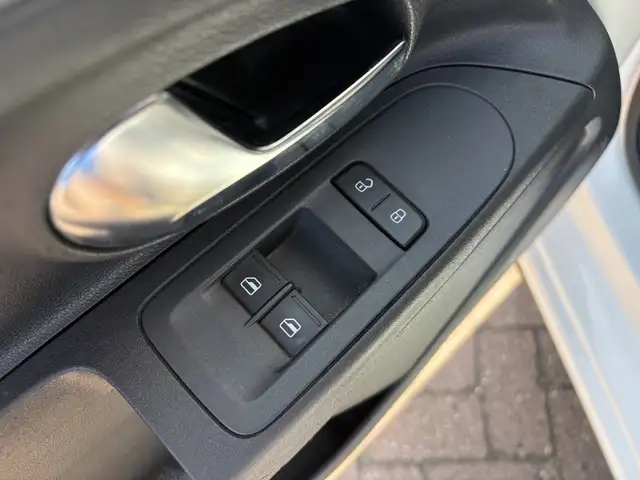 Volkswagen Up! view 6