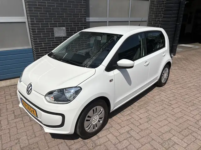 Volkswagen Up! view 3