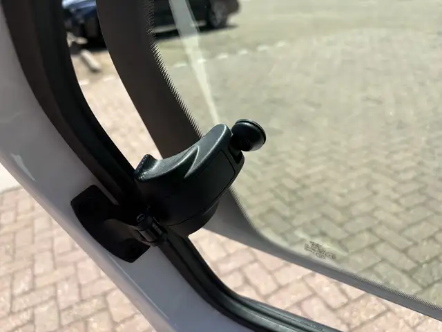 Volkswagen Up! view 11