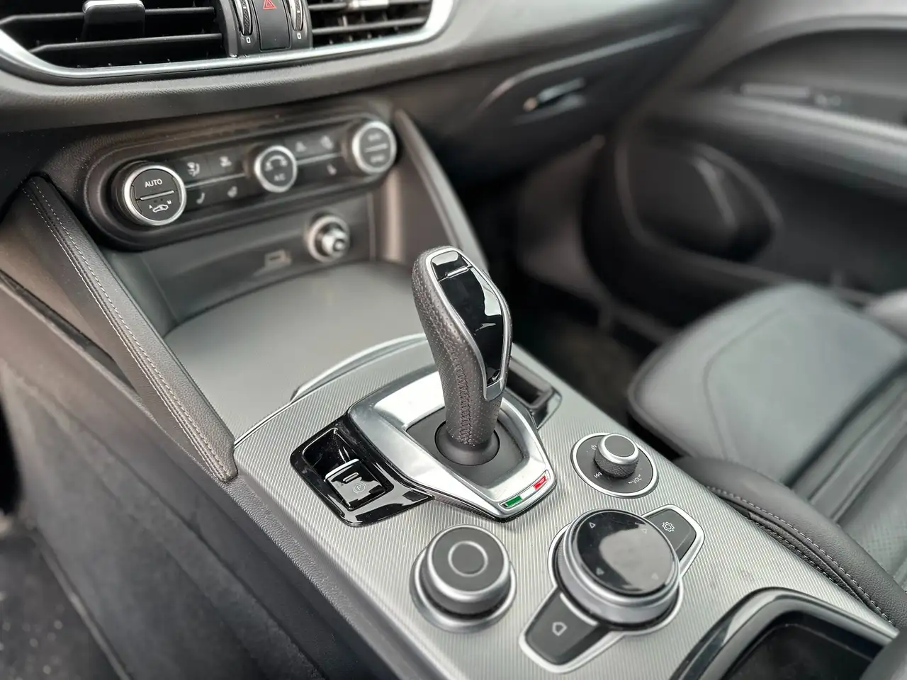 Alfa Romeo Stelvio 2024 — фото 15