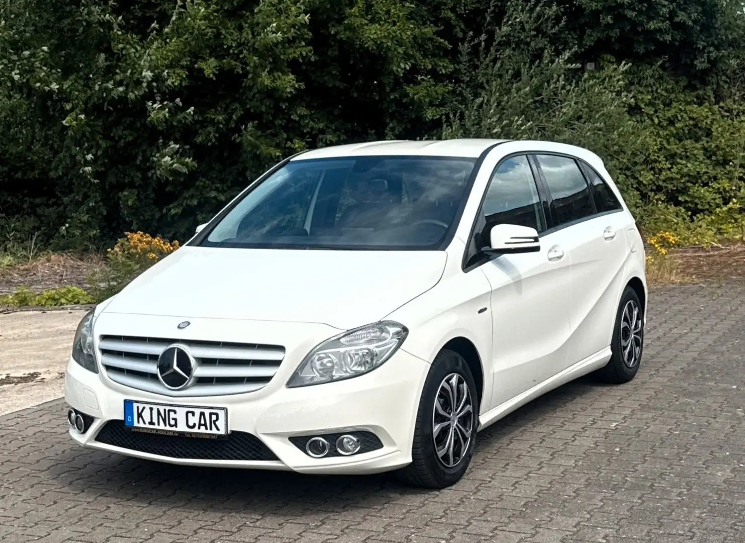Mercedes-Benz B 180 CDI*NAVI*8X REIFEN*WEISS*SHZ*NEU MODEL* Weiß - 2
