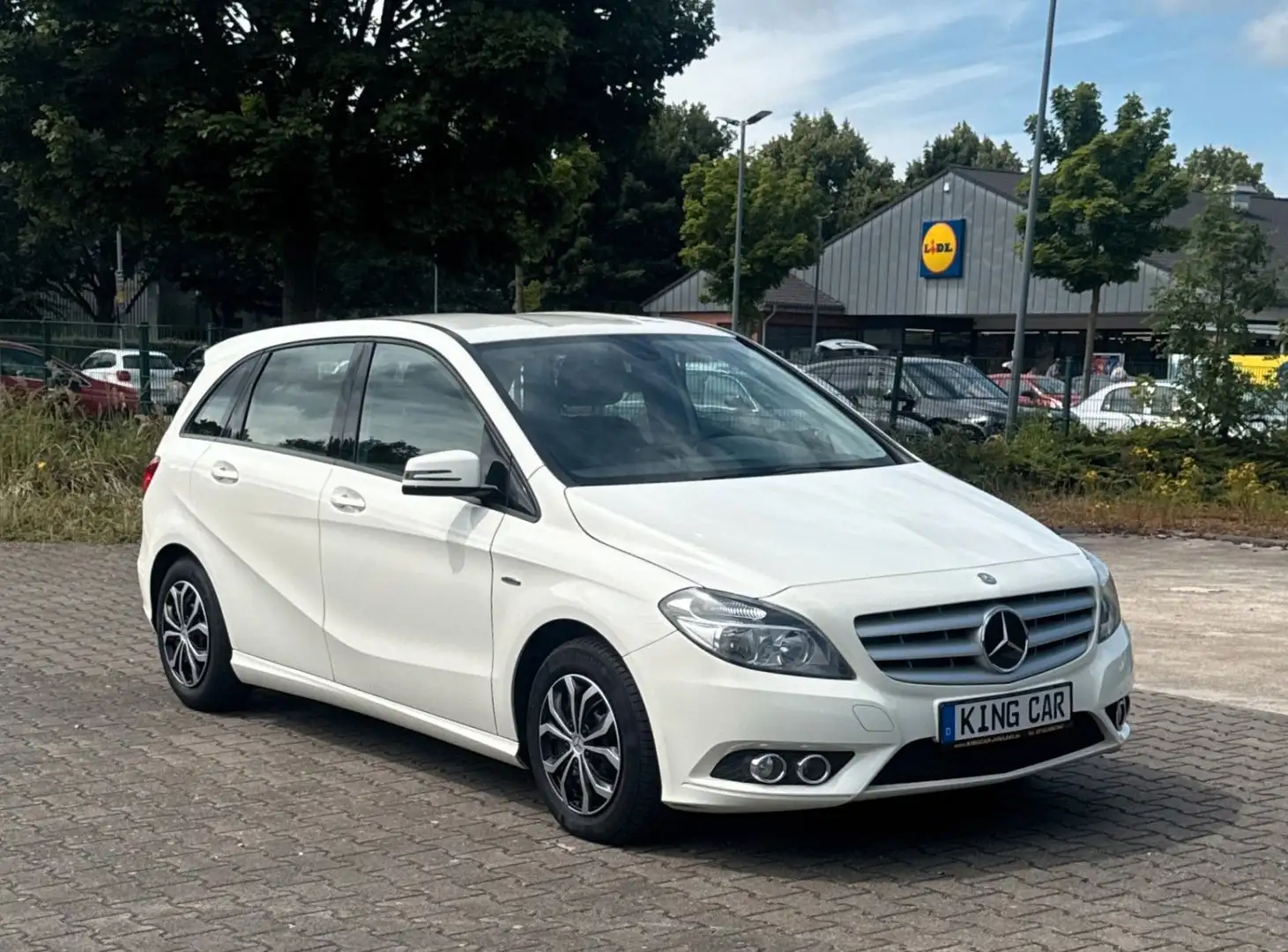 Mercedes-Benz B 180 CDI*NAVI*8X REIFEN*WEISS*SHZ*NEU MODEL* Blanc - 1