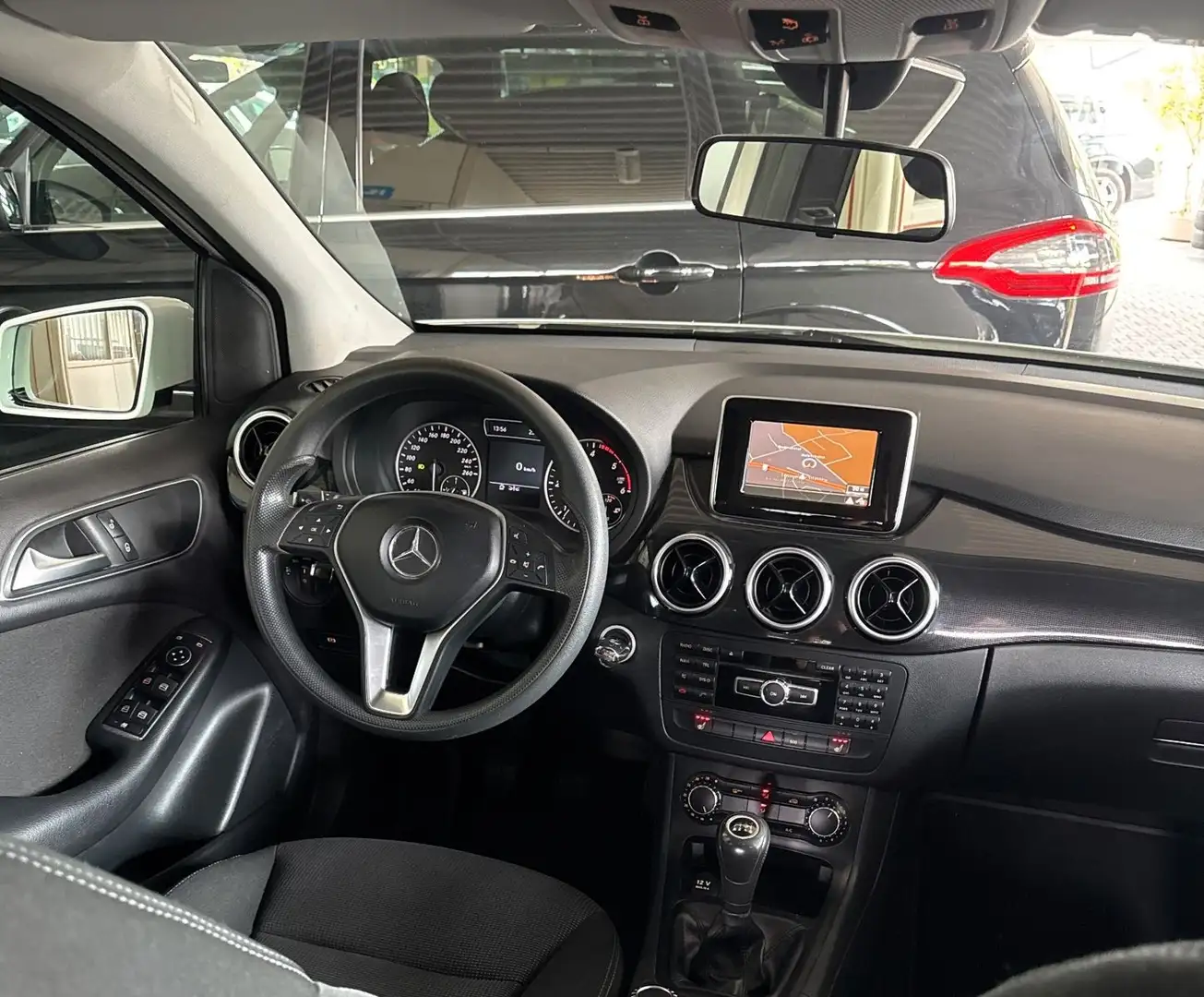 Mercedes-Benz B 180 CDI*NAVI*8X REIFEN*WEISS*SHZ*NEU MODEL* Blanc - 2