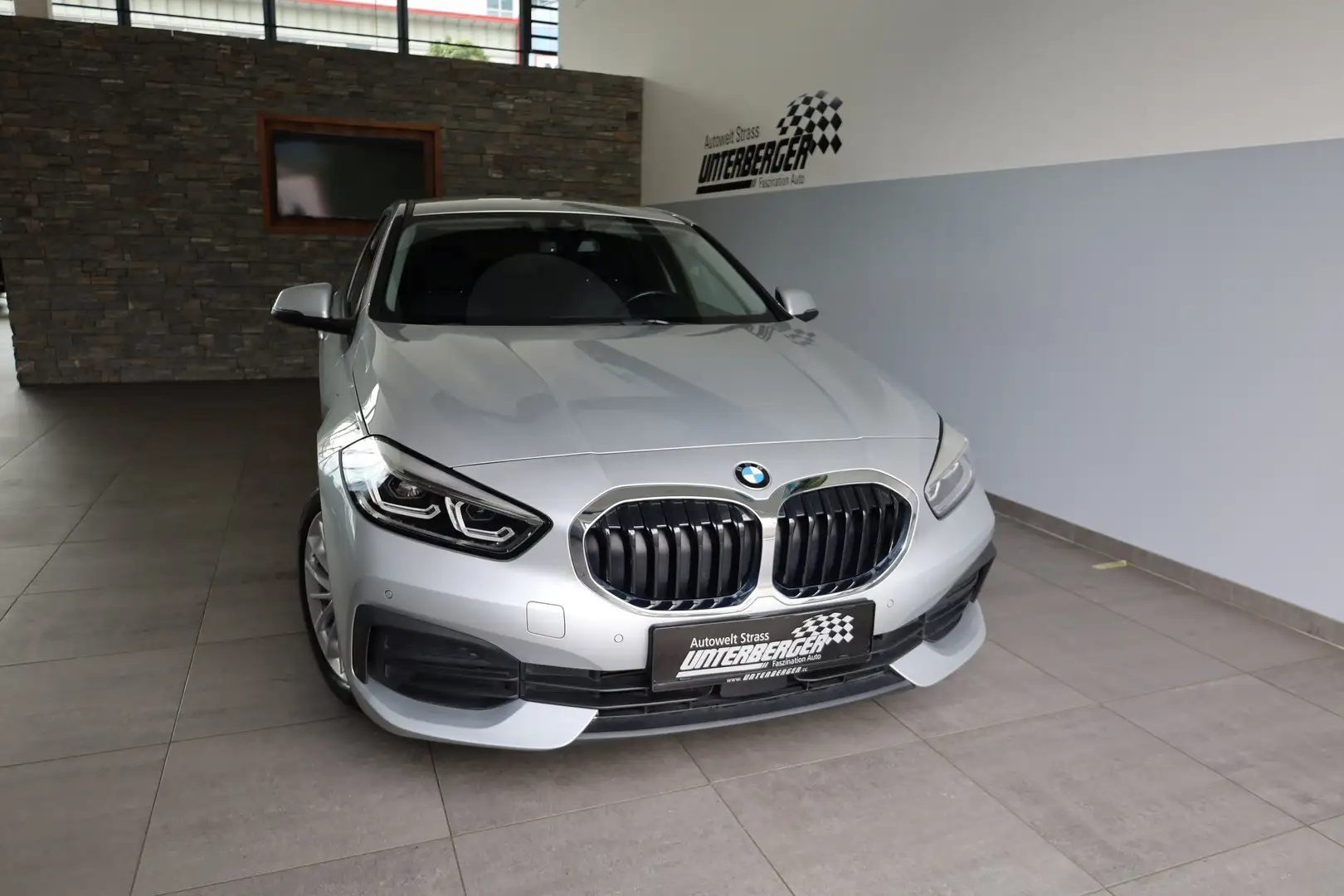 BMW 116 d DAB LED Klimaaut. PDC Grau - 2
