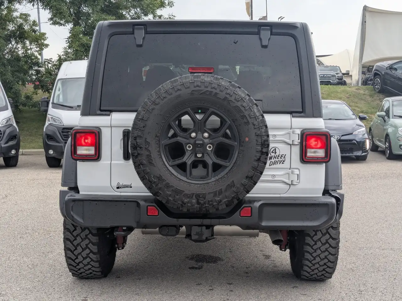 Jeep Wrangler снимка Jeep Wrangler