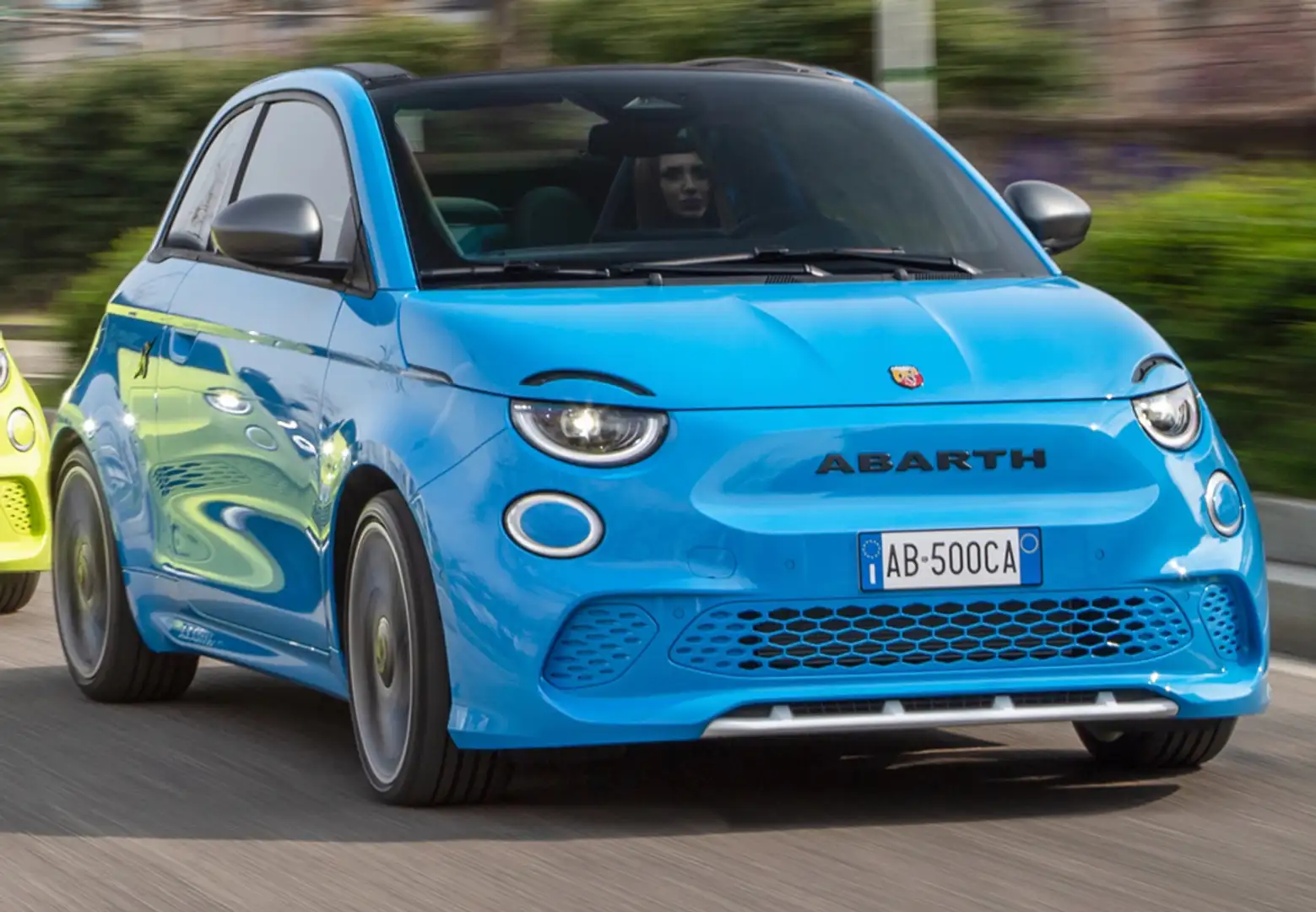 Abarth 500 Cabrio 500E Turismo 113kW - 1