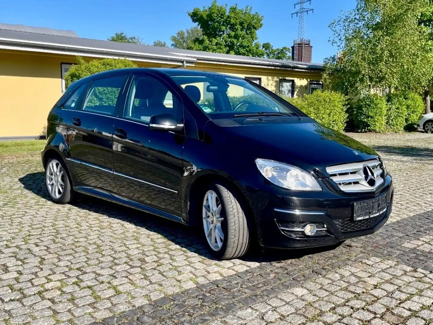 Mercedes-Benz B 200 CDI 140PS SHZ PDC AHK TÜV1/27 Panorama 8x Alu Schwarz - 2