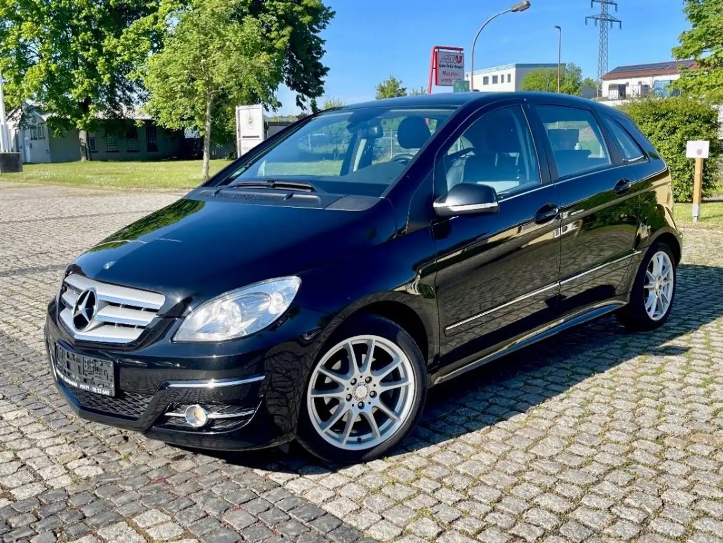 Mercedes-Benz B 200 CDI 140PS SHZ PDC AHK TÜV1/27 Panorama 8x Alu Schwarz - 1