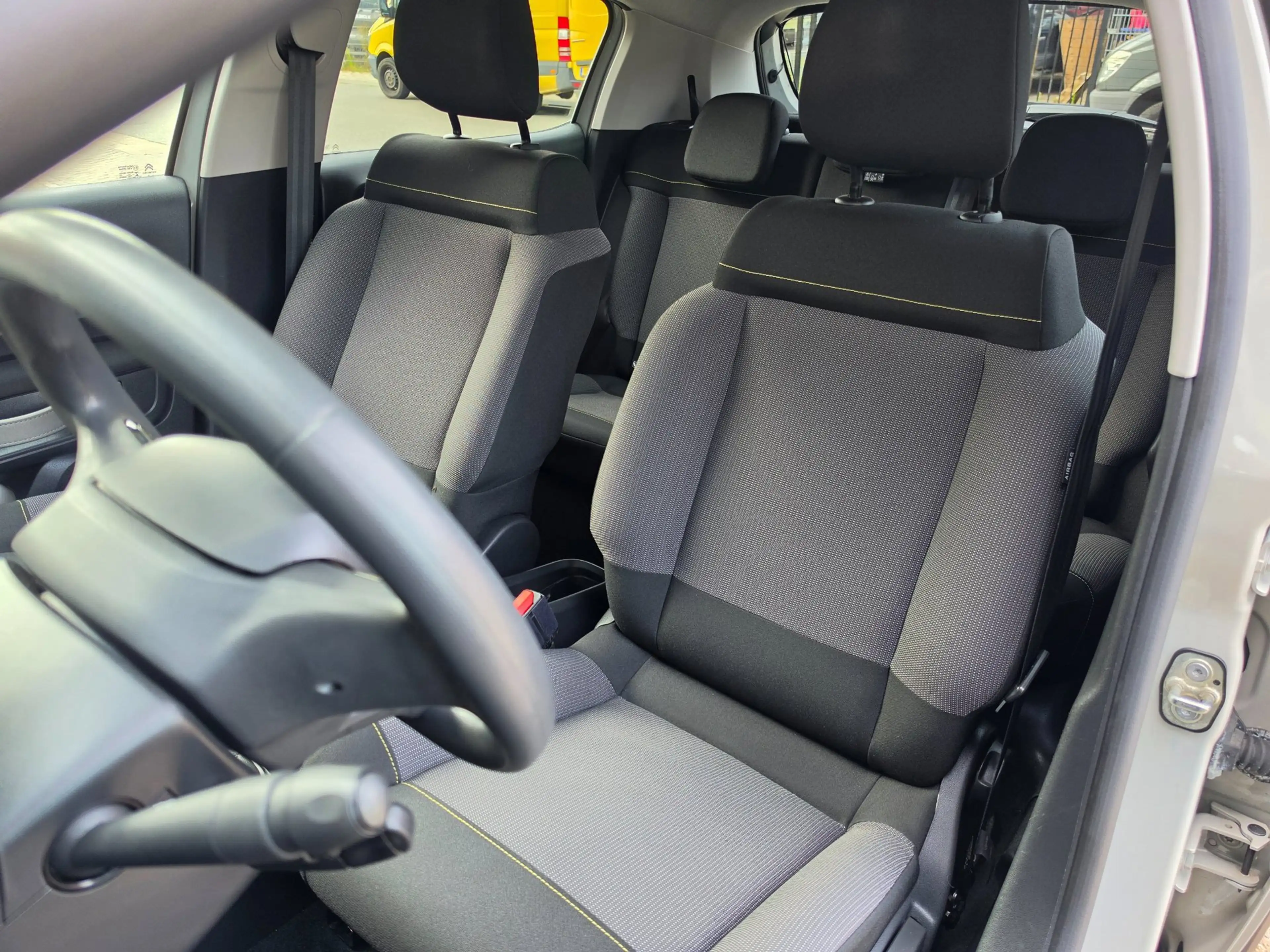 Citroen C3 1.2 PureTech Shine Carplay, LED, Cruise — photo 22