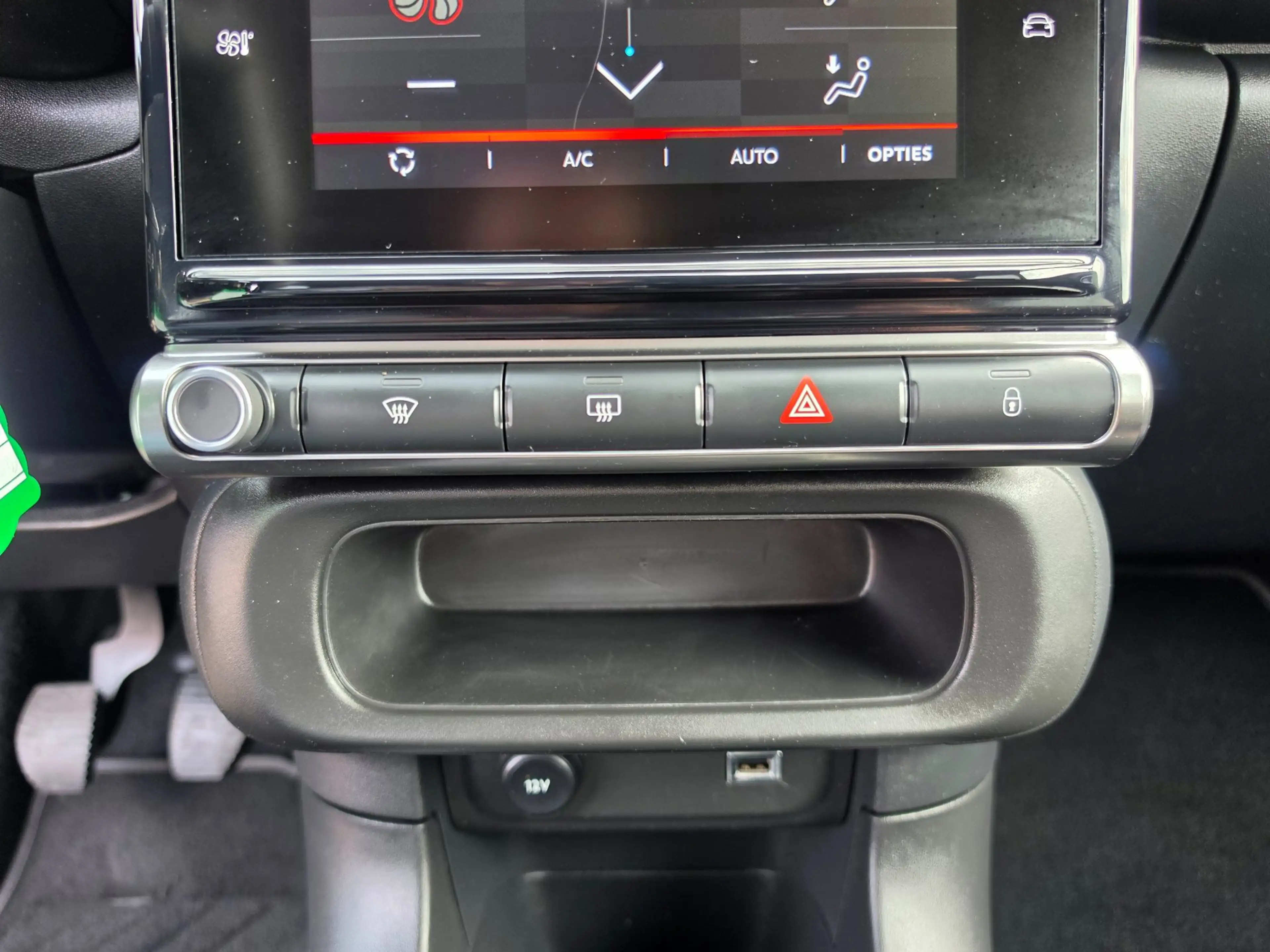 Citroen C3 1.2 PureTech Shine Carplay, LED, Cruise — photo 17