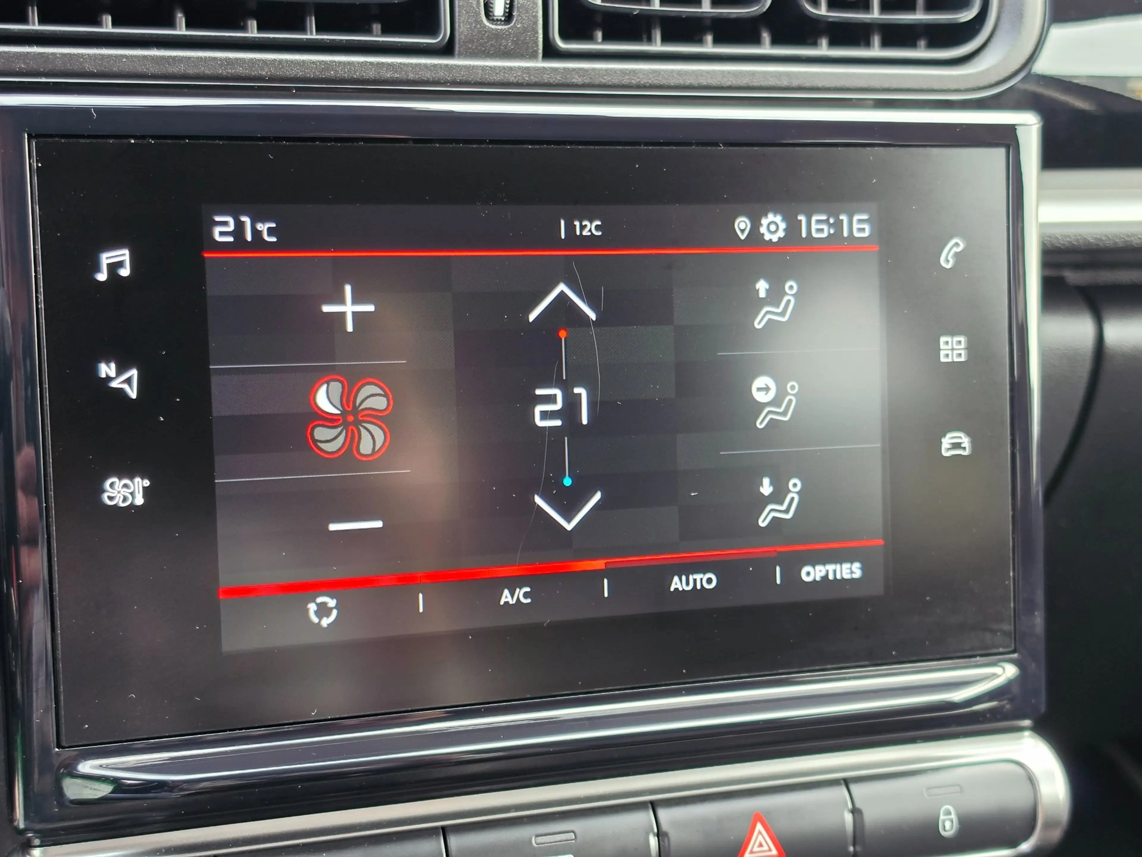 Citroen C3 1.2 PureTech Shine Carplay, LED, Cruise — photo 15