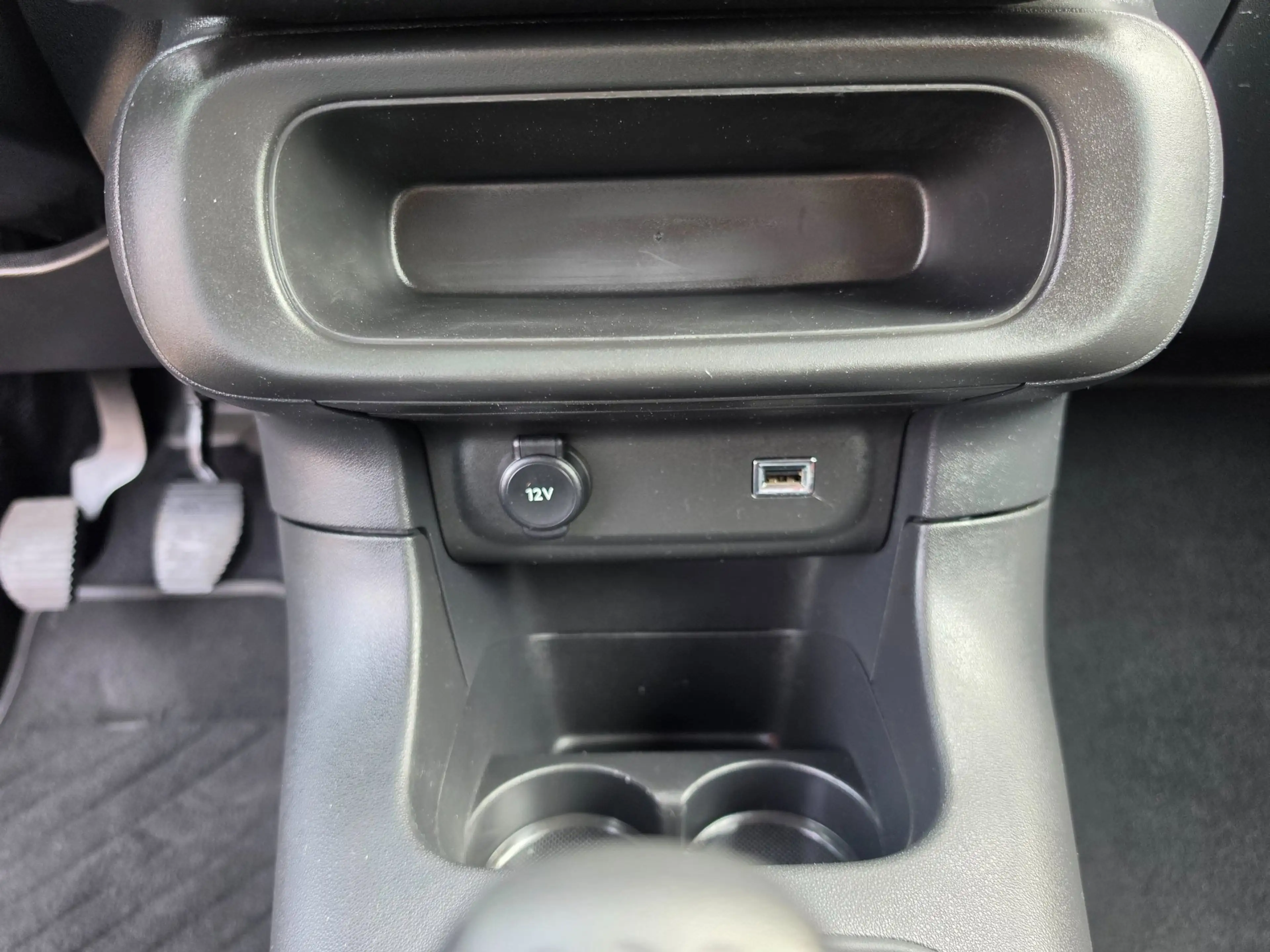 Citroen C3 1.2 PureTech Shine Carplay, LED, Cruise — photo 18