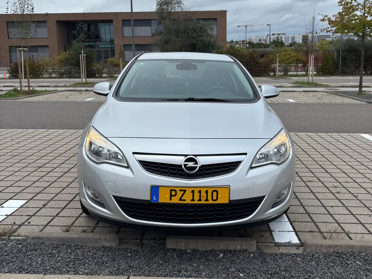 Opel Astra Astra 1.7 CDTI DPF Innovation Gris - 1