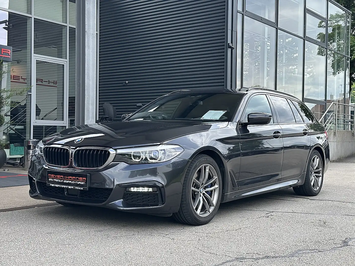 BMW 530 d xDrive Touring Aut. M-Paket, ACC, HIFI, Leder... Grau - 2