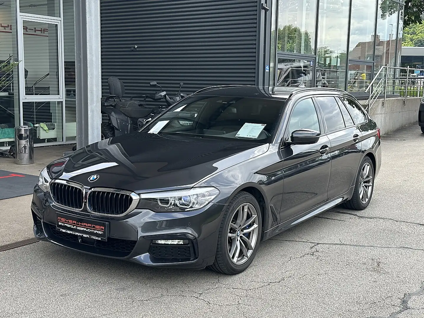 BMW 530 d xDrive Touring Aut. M-Paket, ACC, HIFI, Leder... Grau - 1