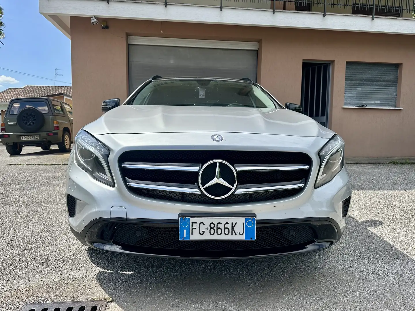 Mercedes-Benz GLA 200 d Enduro Activity 4matic auto - 2