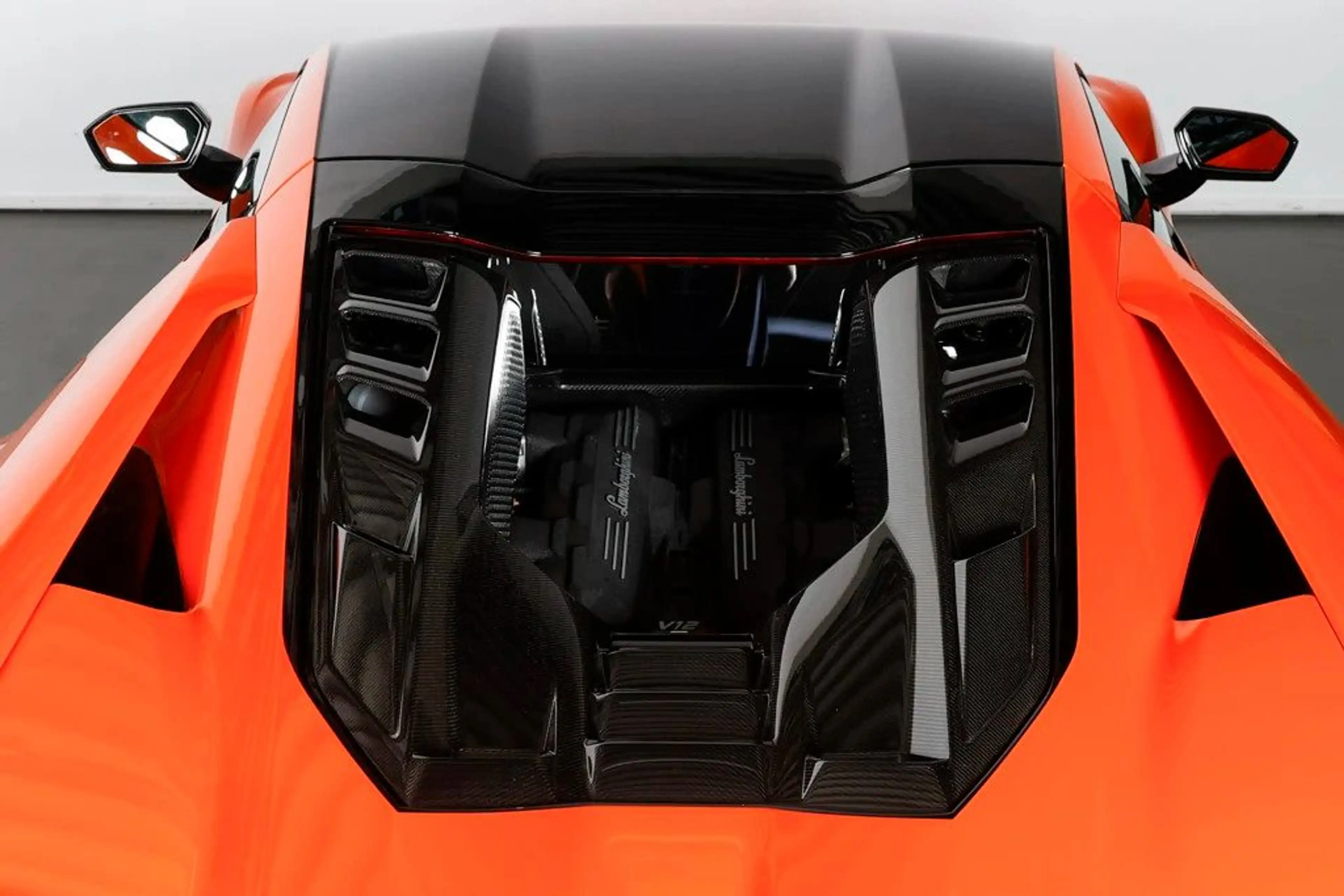 Lamborghini Revuelto Arancio Apodis, Corsa Tex — photo 5