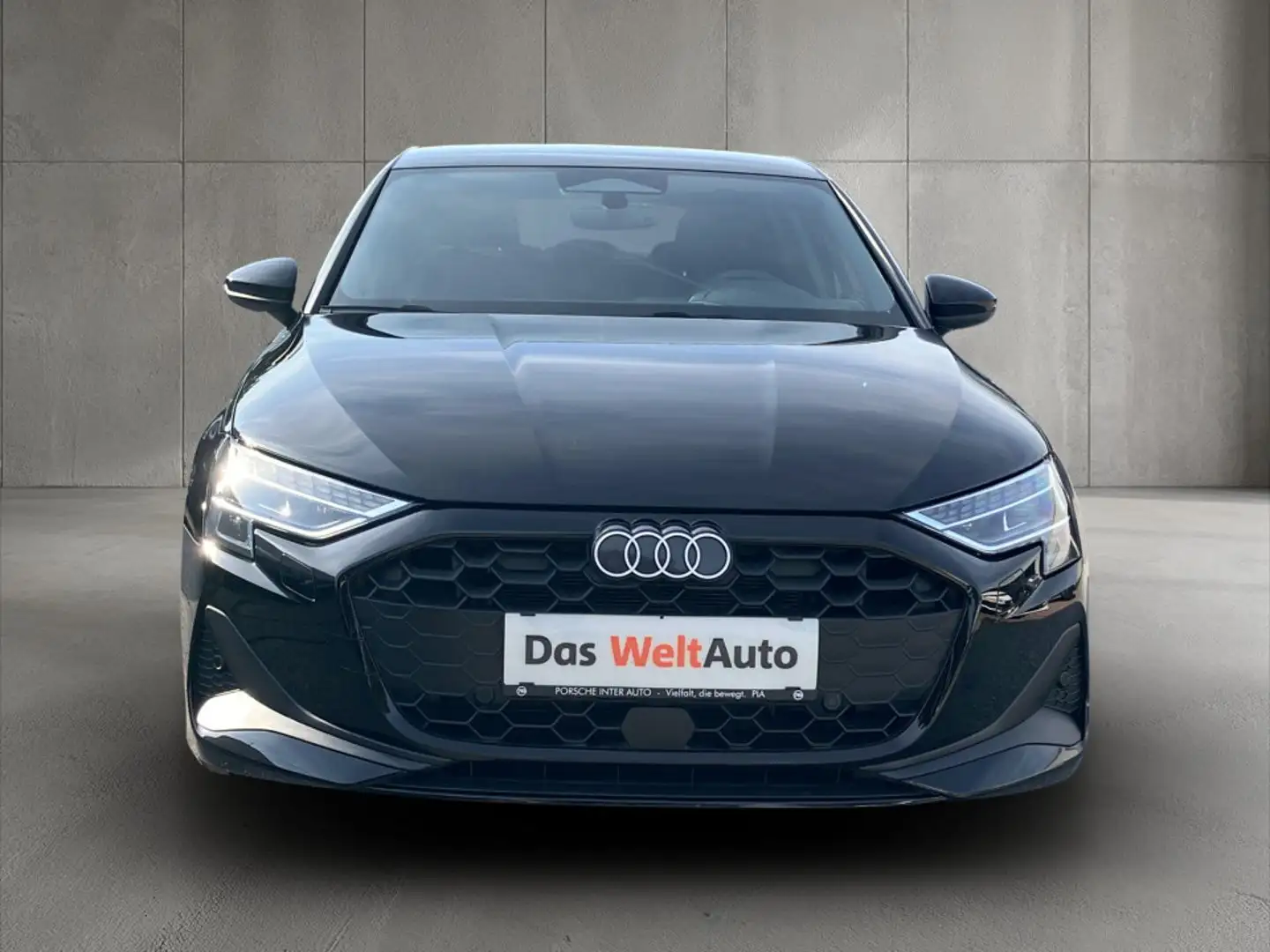 Audi A3 30 TFSI Schwarz - 2