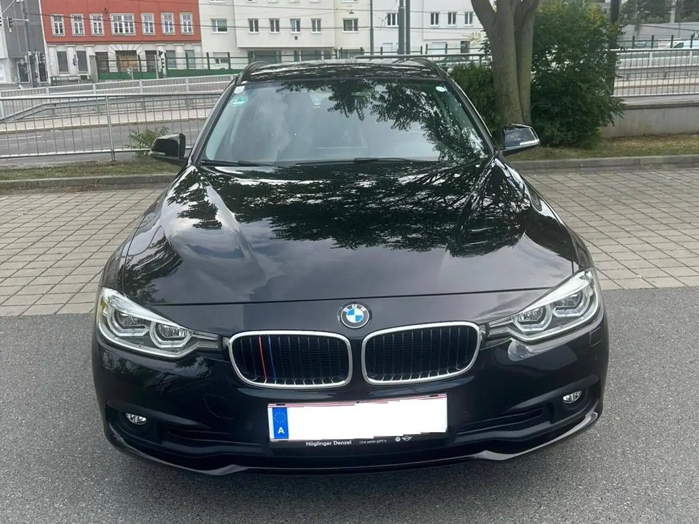 BMW 318 318d Touring Advantage Aut. Advantage Schwarz - 1
