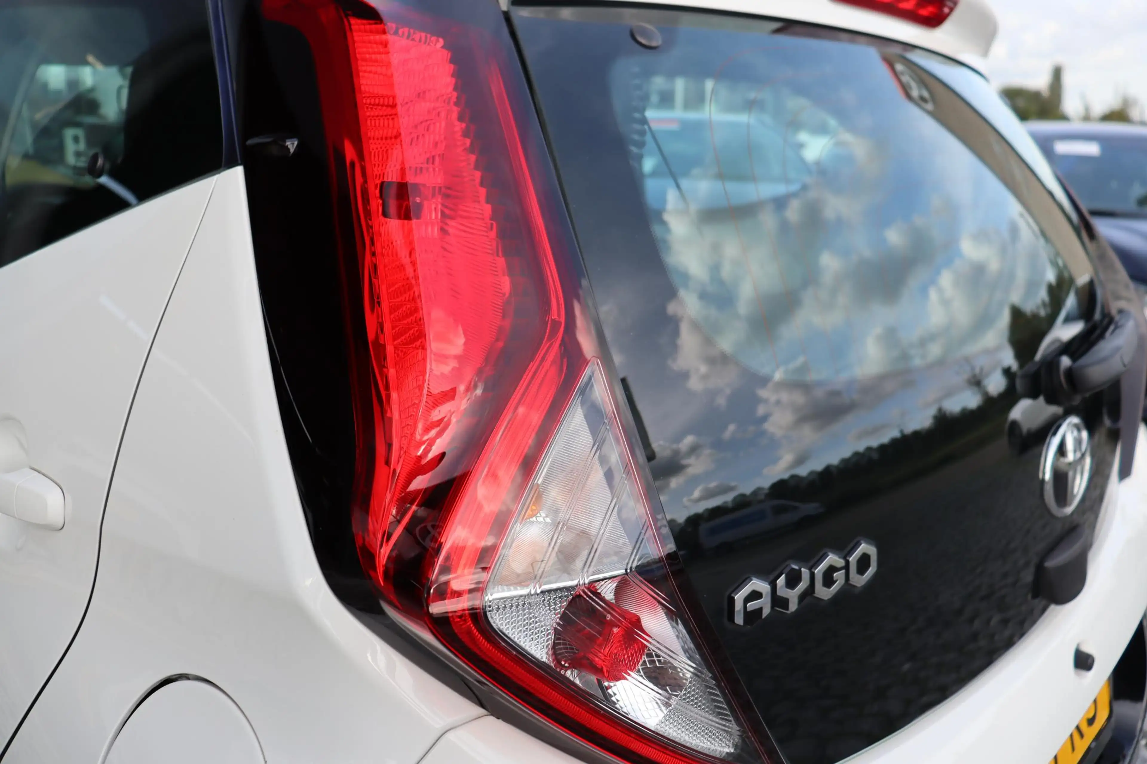 Toyota Aygo 1.0 VVT-i x-play Apple Carplay Android Auto, Camer — photo 15