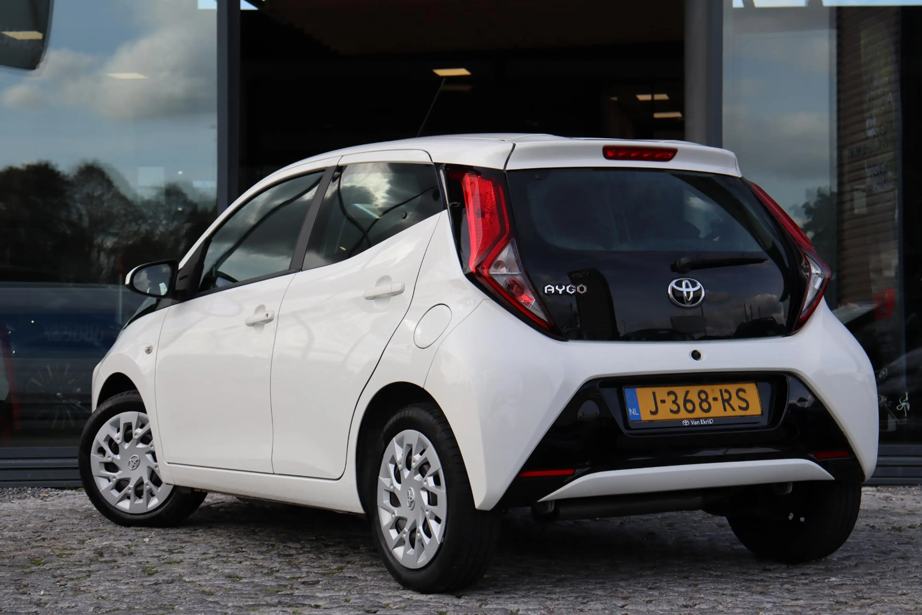 Toyota Aygo 1.0 VVT-i x-play Apple Carplay Android Auto, Camer — photo 5