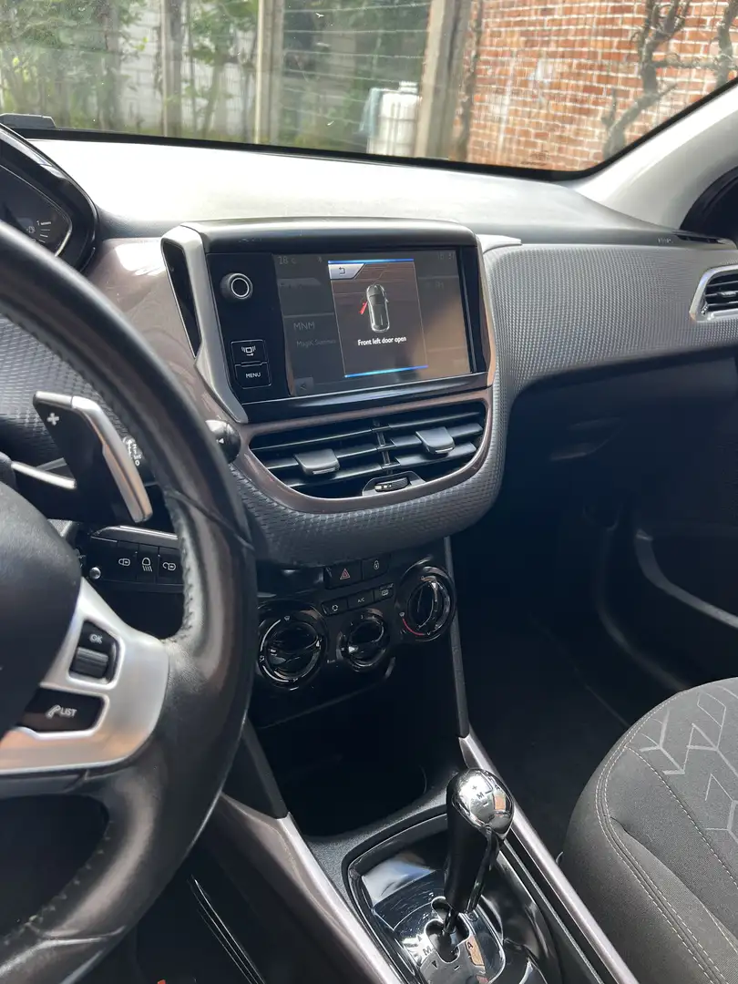 Peugeot 2008 1.6i Allure - 2