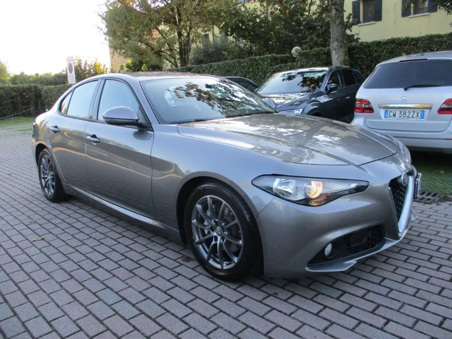 Alfa Romeo Giulia 2.2 Turbodiesel 150 CV AT8 Business Navi/Camera Grigio - 2