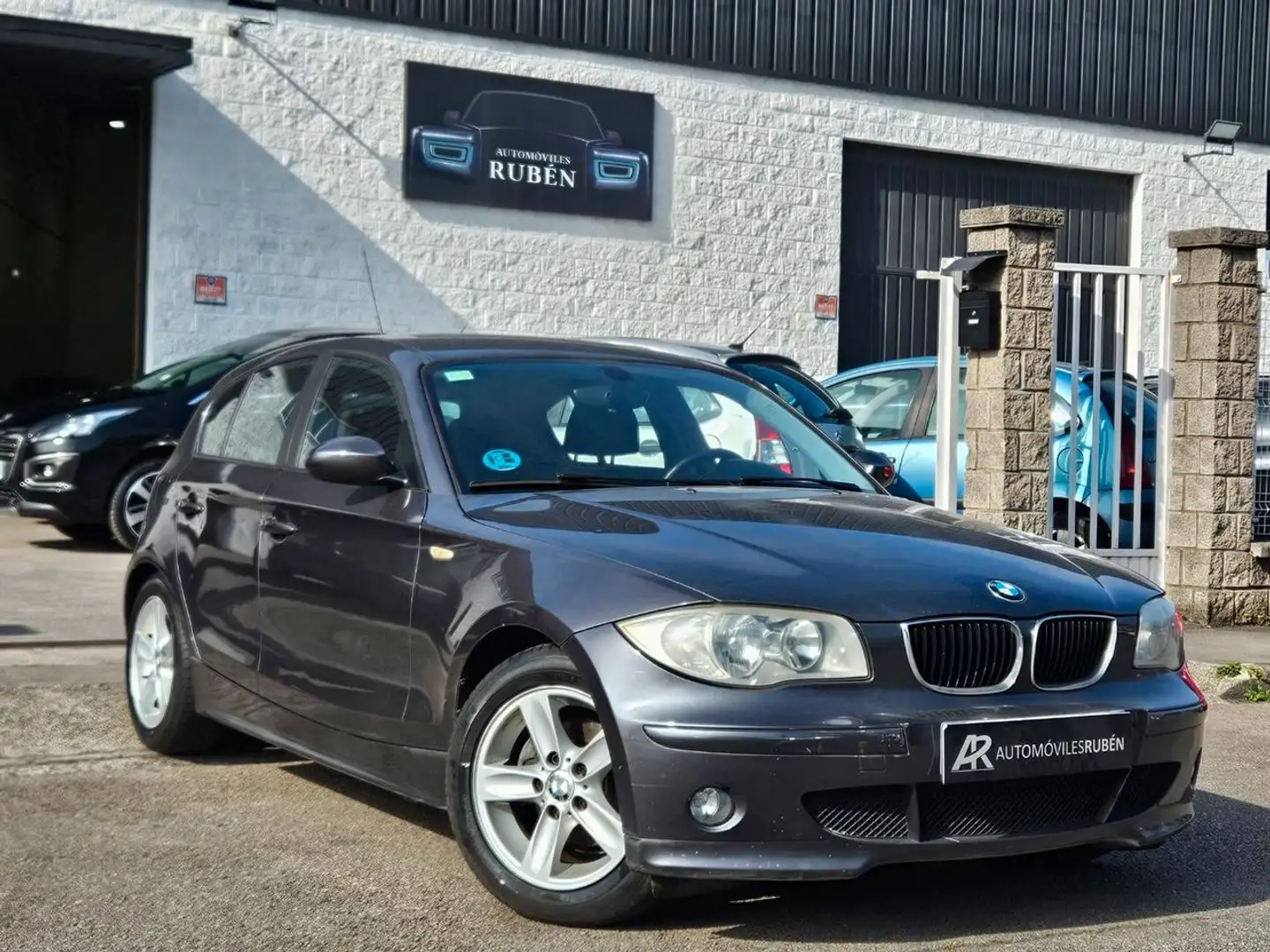BMW 116 116i Gris - 1