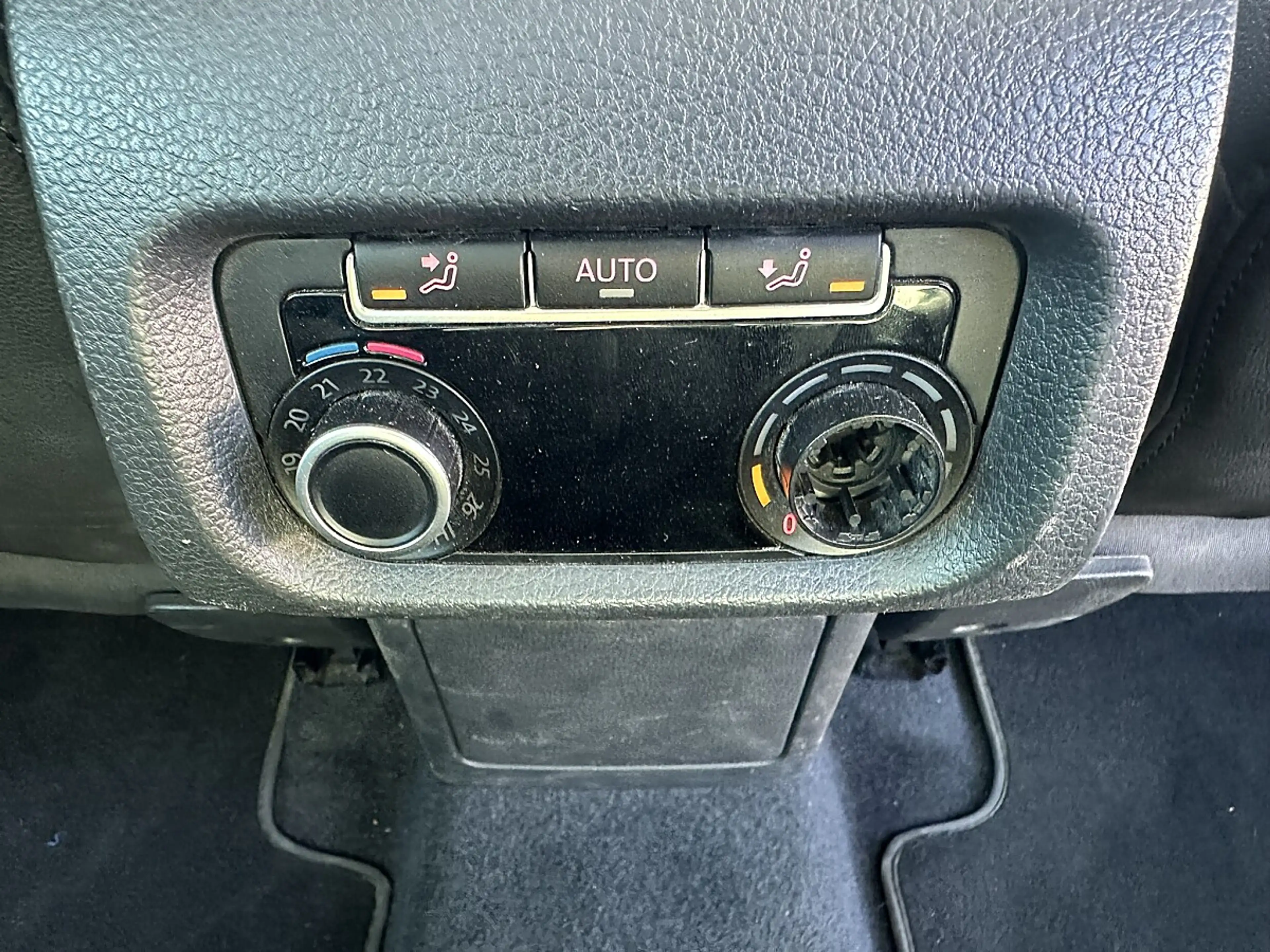 SEAT Alhambra GT 2,0 TDI CR DSG *Vollausstattung* — photo 13