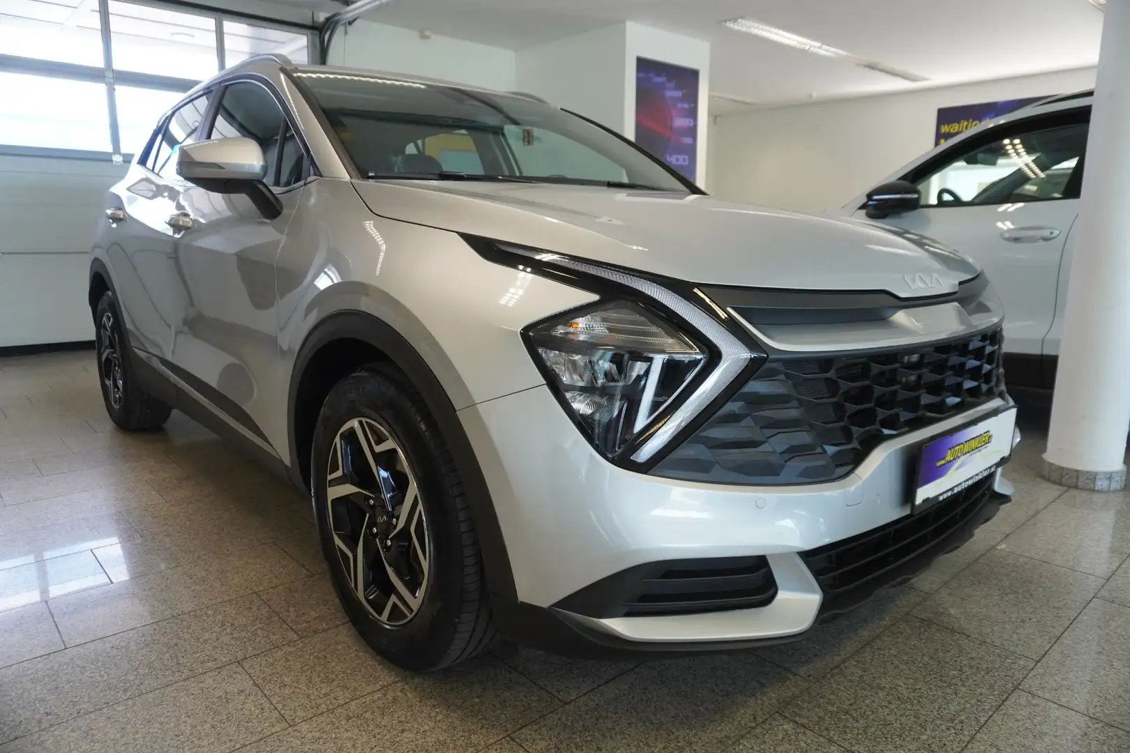 Kia Sportage 1,6CRDI Business Aut LED/Navi/Kamera Silber - 2