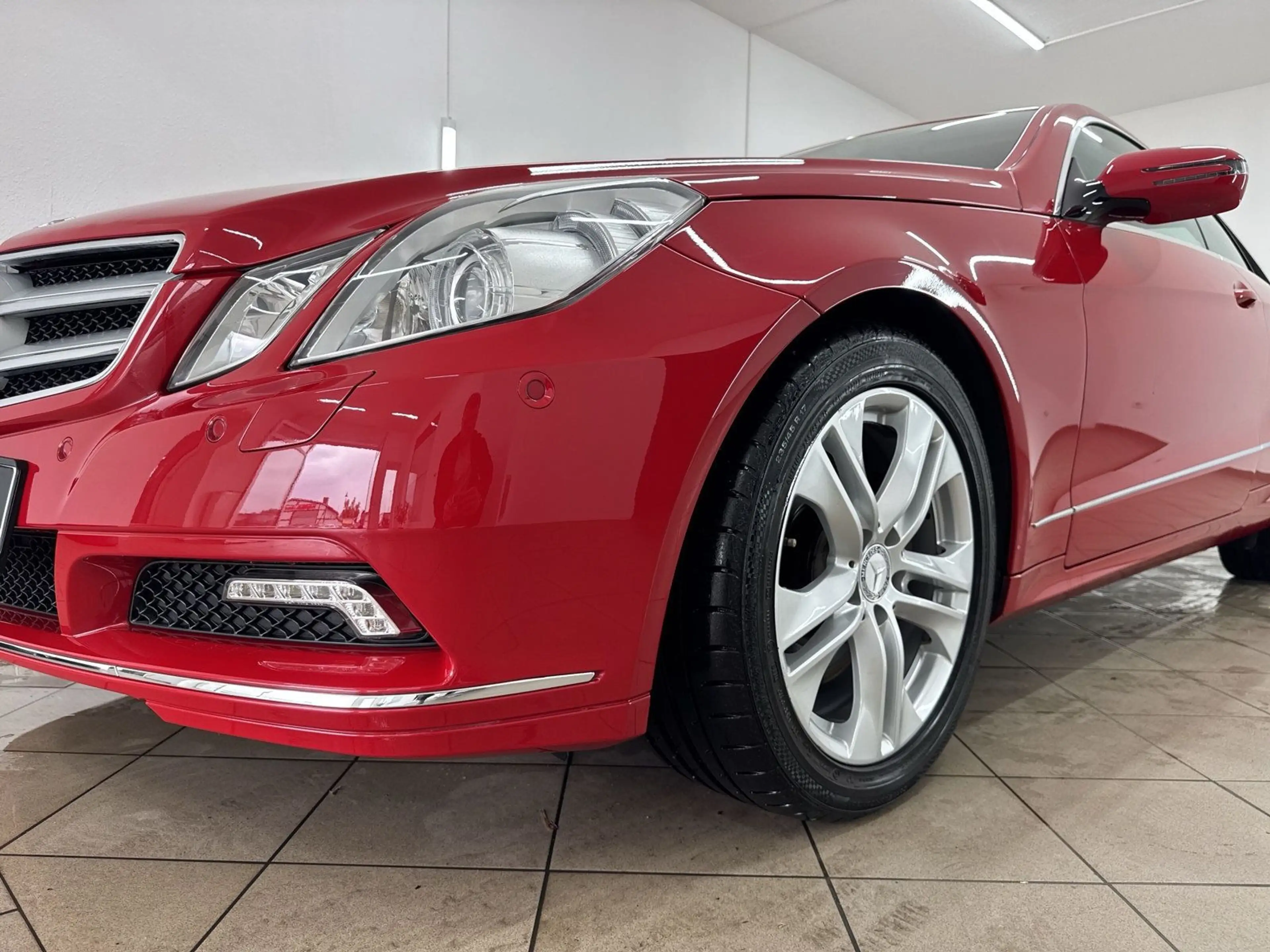 Mercedes-Benz E 350 AVANTGARDE*NAV*KAM*LEDER*NEUWAGENZUSTAND* — photo 6