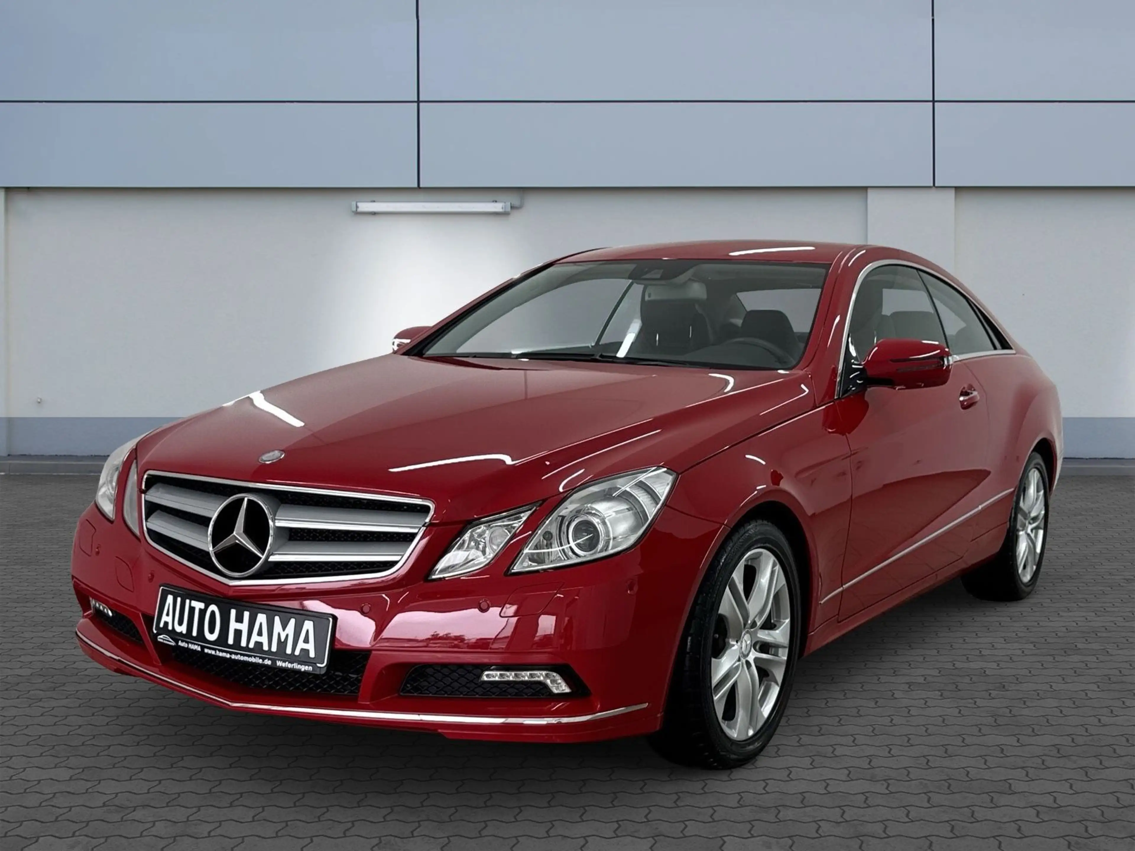 Mercedes-Benz E 350 AVANTGARDE*NAV*KAM*LEDER*NEUWAGENZUSTAND*