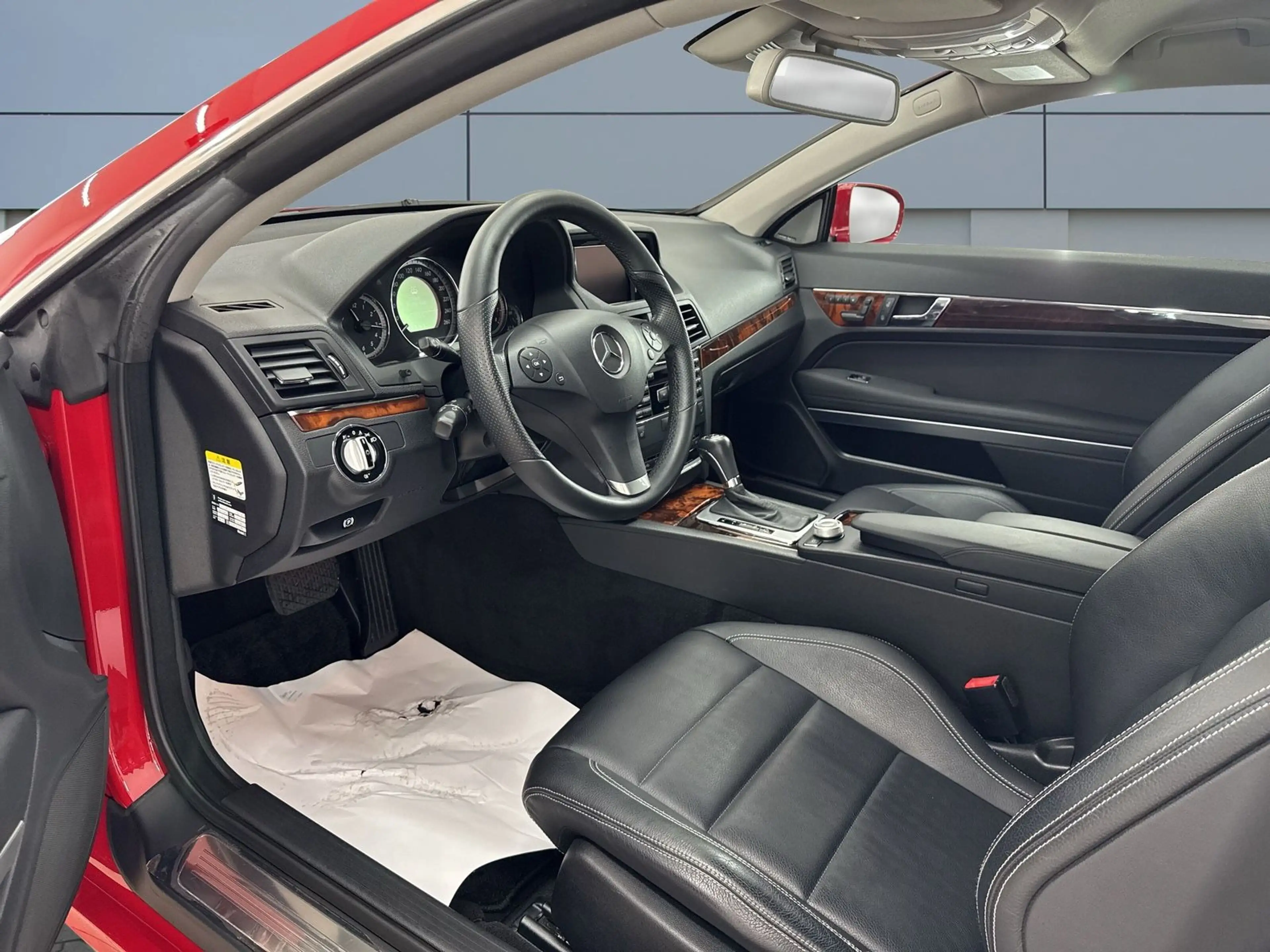 Mercedes-Benz E 350 AVANTGARDE*NAV*KAM*LEDER*NEUWAGENZUSTAND* — photo 7