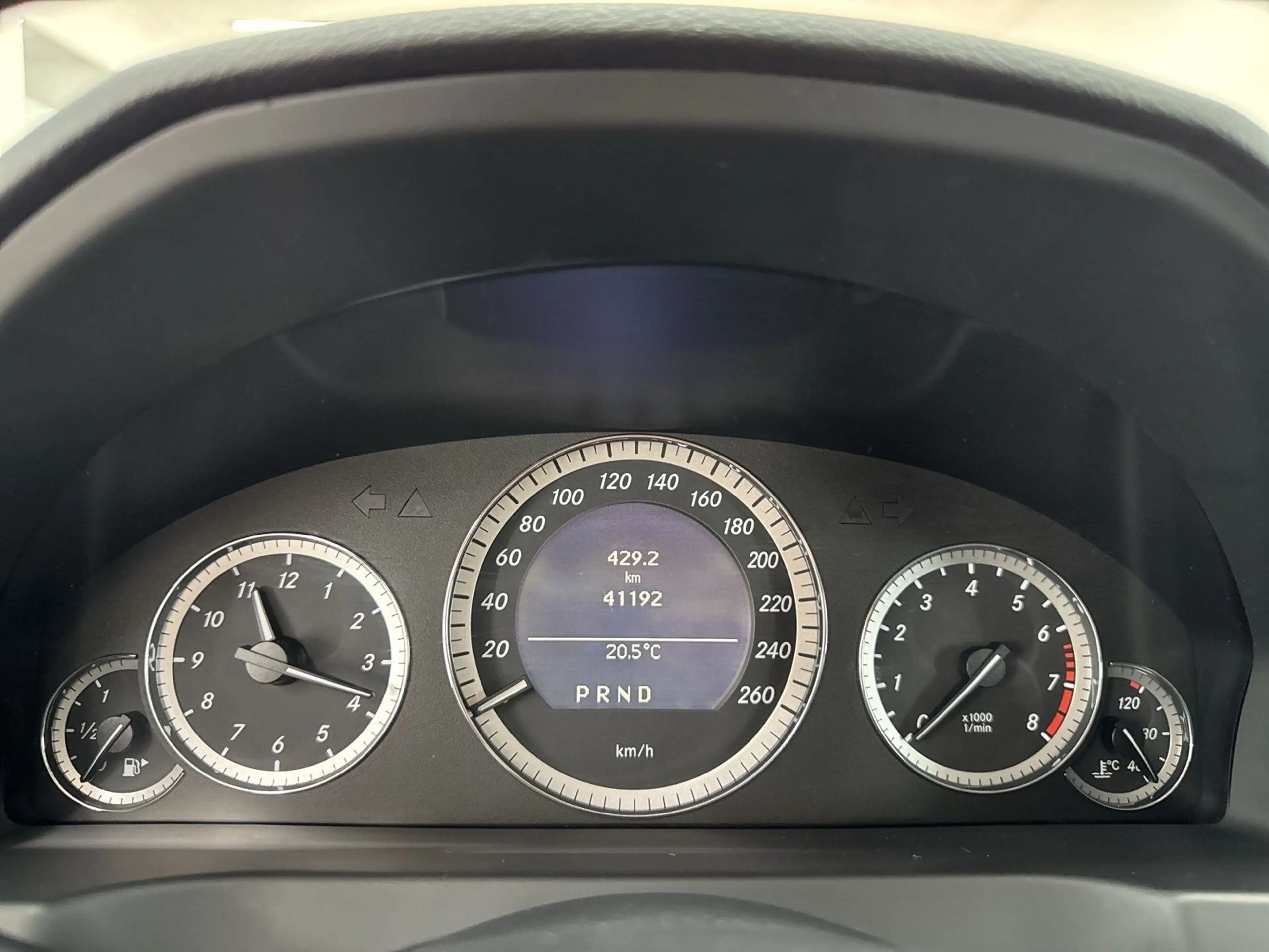 Mercedes-Benz E 350 AVANTGARDE*NAV*KAM*LEDER*NEUWAGENZUSTAND* — photo 12