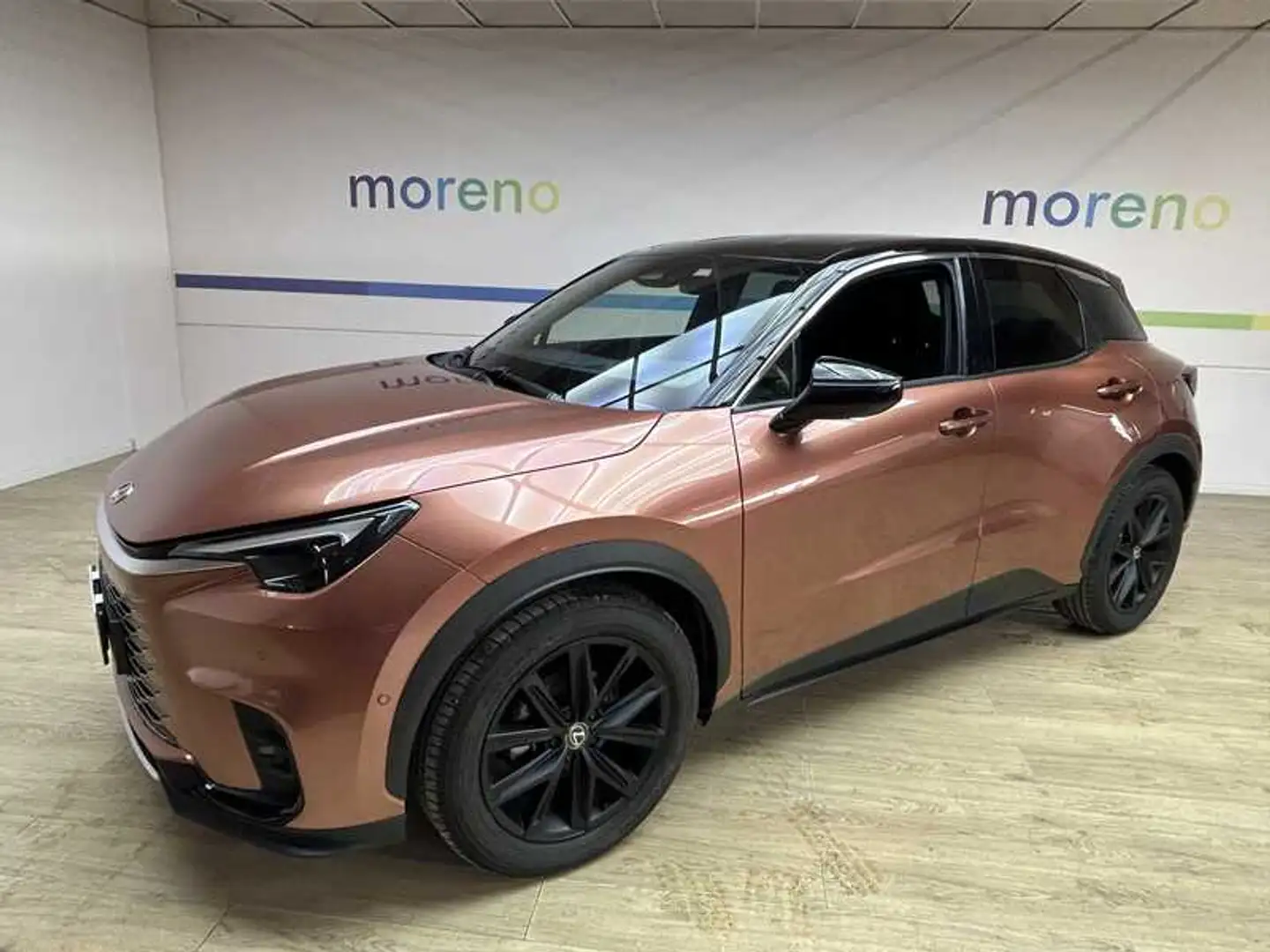 Lexus LBX 1.5 hybrid Original Edition 2wd Červená - 1