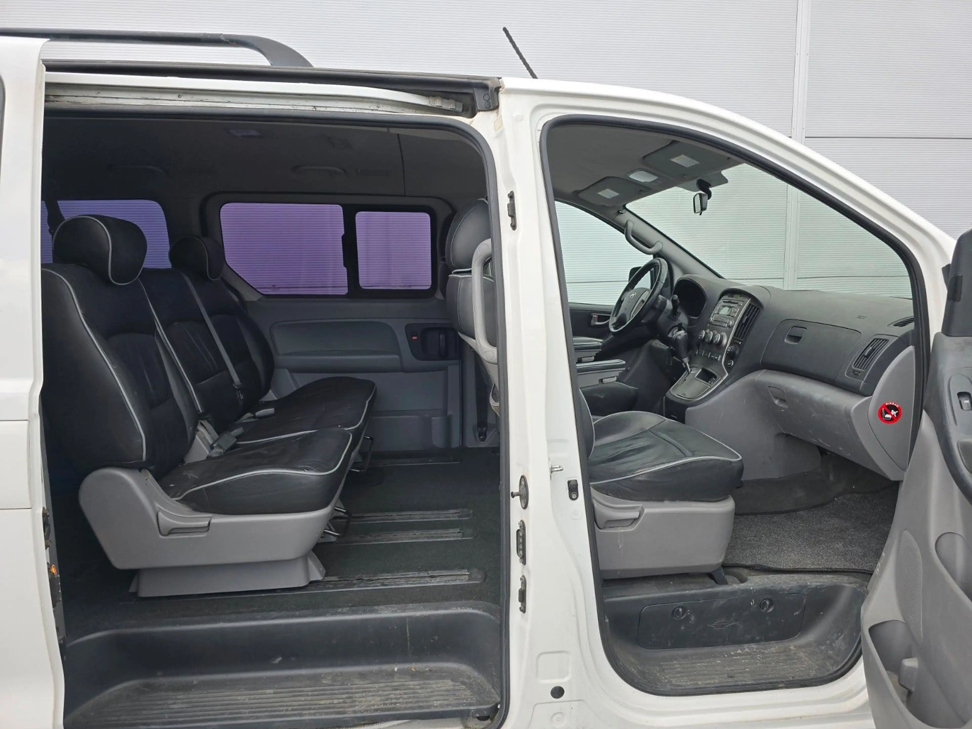 Hyundai H-1 (Automatik/Leder/2.Hand) — photo 12